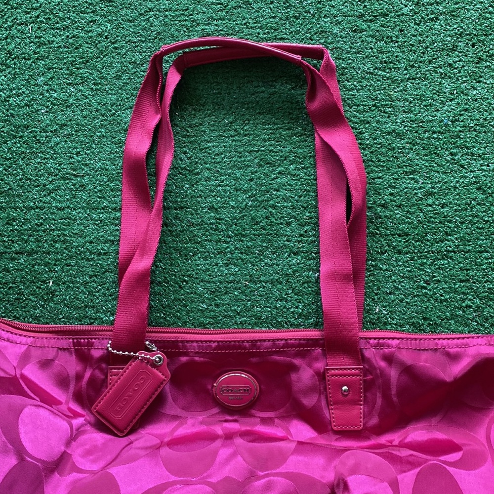 Authentic Coach Large Pink Duffle Bag | Travel Bag | Coach| - Picture 12 of 13